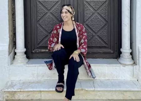 Yogalehrerin Nadia Ay