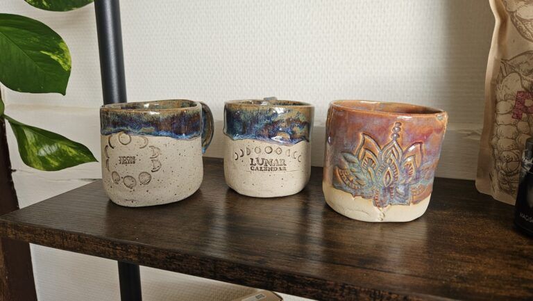 Tasse und Becher für Kakaozeremonie